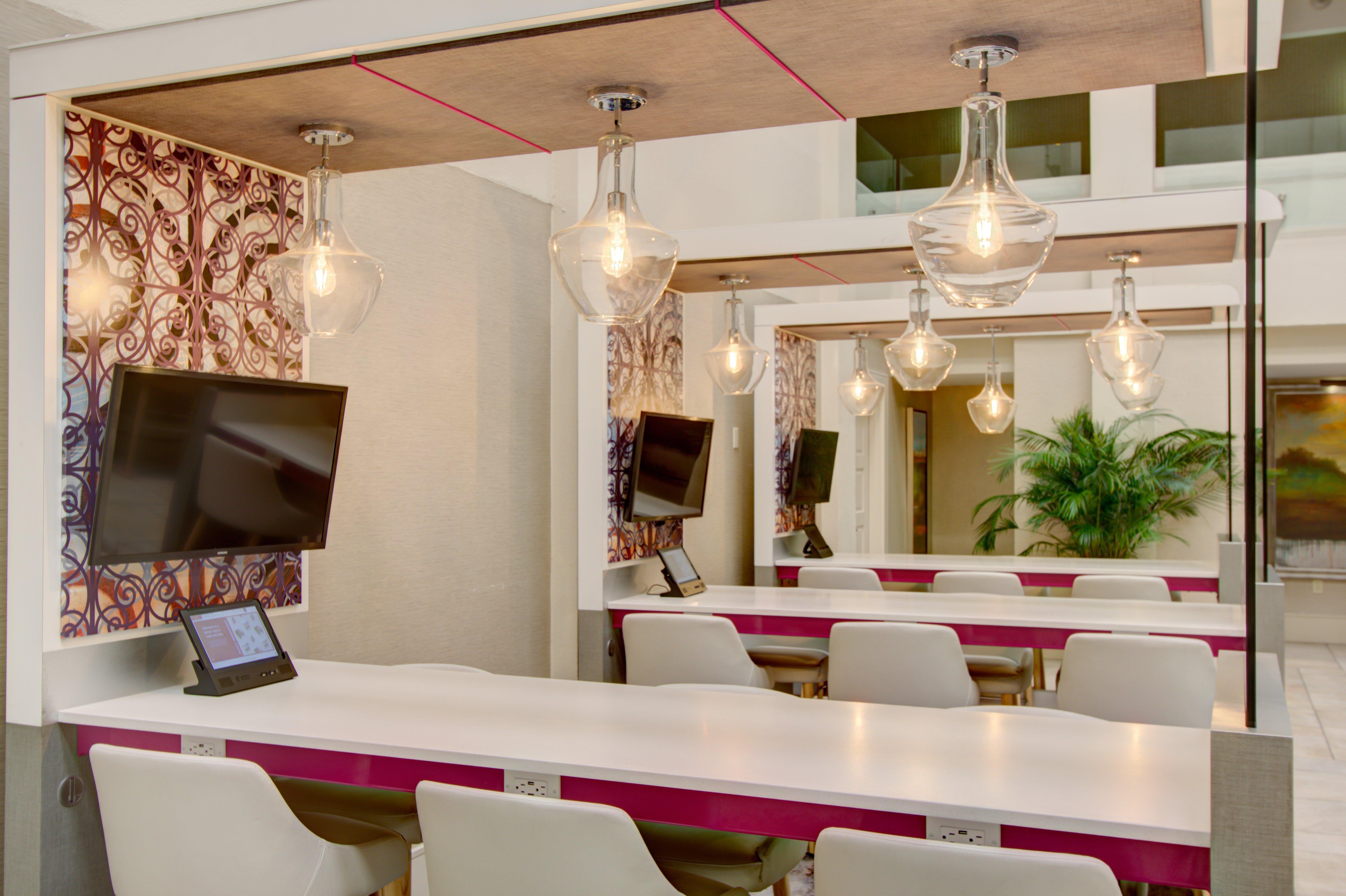Отель Crowne Plaza Charleston By Ihg Север Чарлстон Экстерьер фото